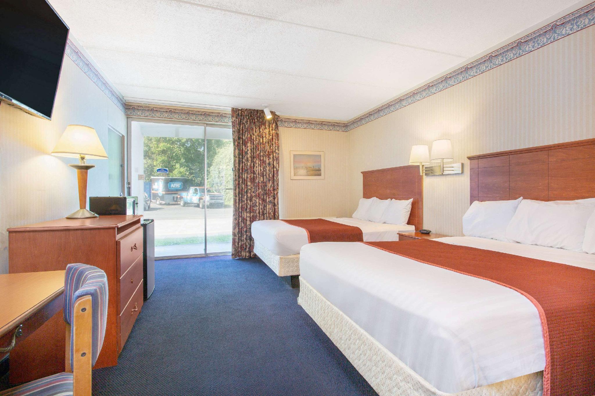 Howard Johnson By Wyndham Harrisburg Exterior photo