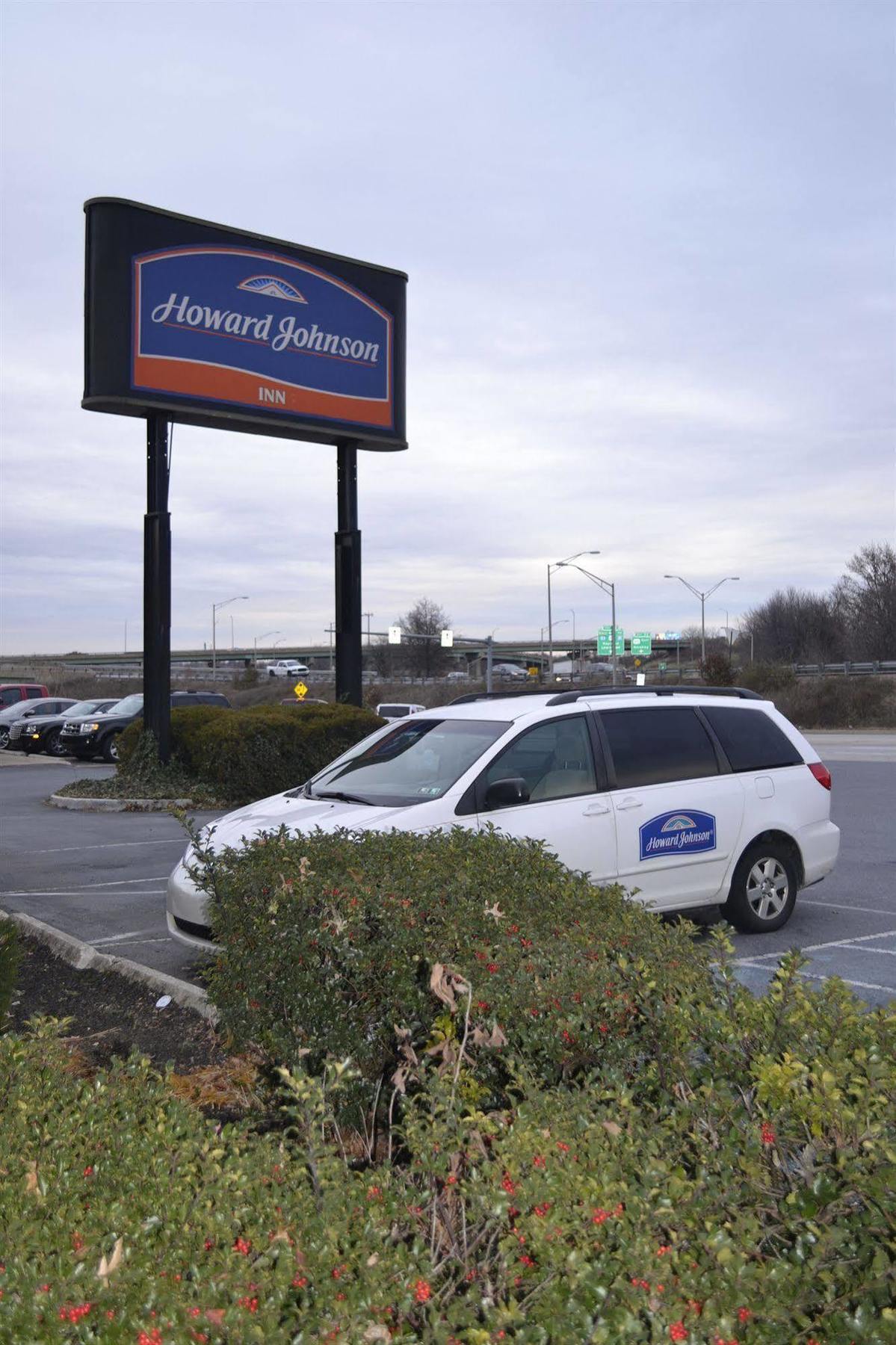 Howard Johnson By Wyndham Harrisburg Exterior photo